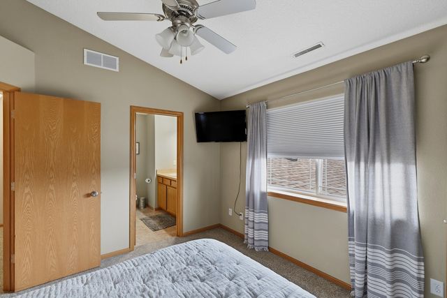 1570 Savannah Circle A1, Davenport, IA 52807