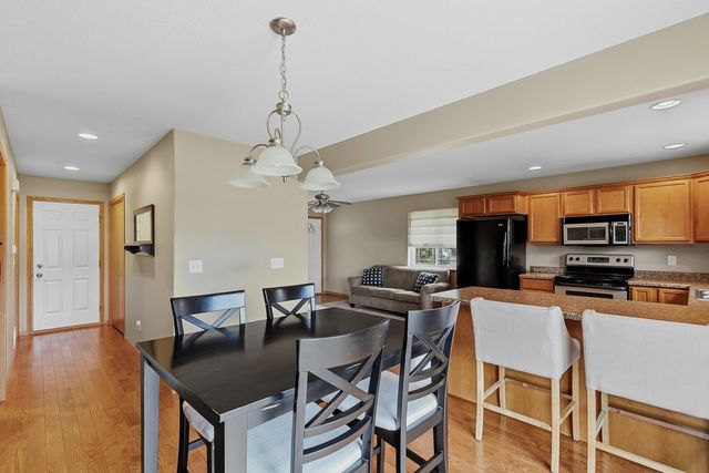 1570 Savannah Circle A1, Davenport, IA 52807