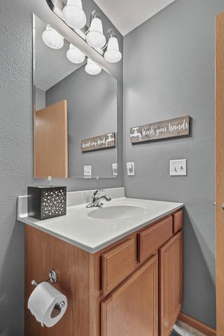 1570 Savannah Circle A1, Davenport, IA 52807