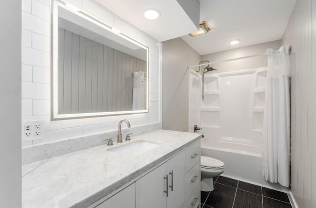7198 Colonial Affair Drive, New Albany, OH 43054