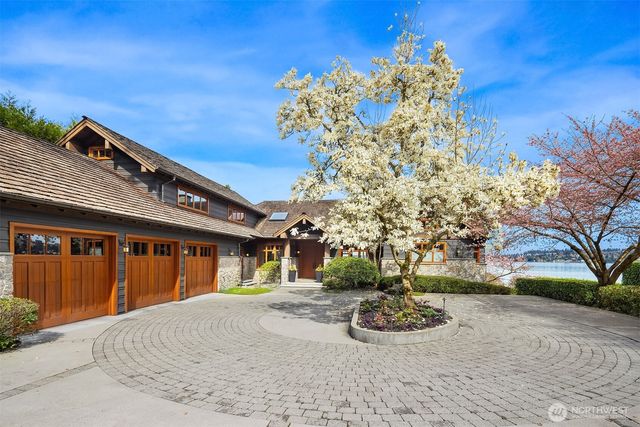 7010 N Mercer Way, Mercer Island, WA 98040