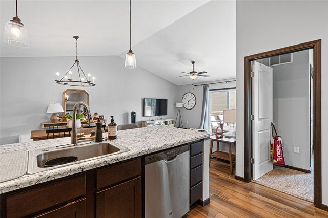 347 Cypress Court, Solon, IA 52333