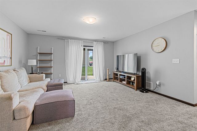 347 Cypress Court, Solon, IA 52333