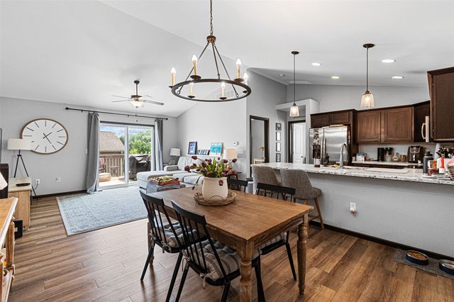 347 Cypress Court, Solon, IA 52333