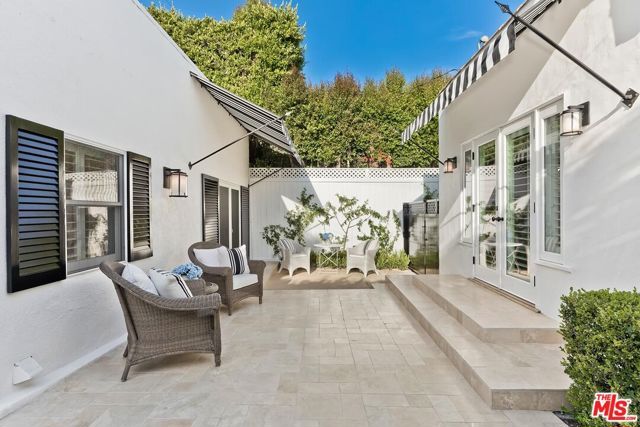 8937 Dorrington Avenue, West Hollywood, CA 90048