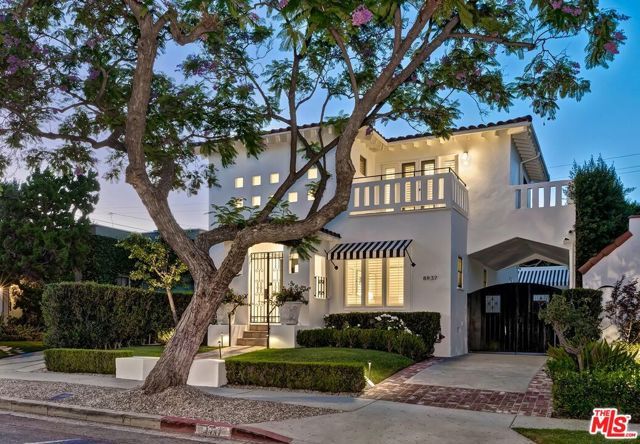 8937 Dorrington Avenue, West Hollywood, CA 90048
