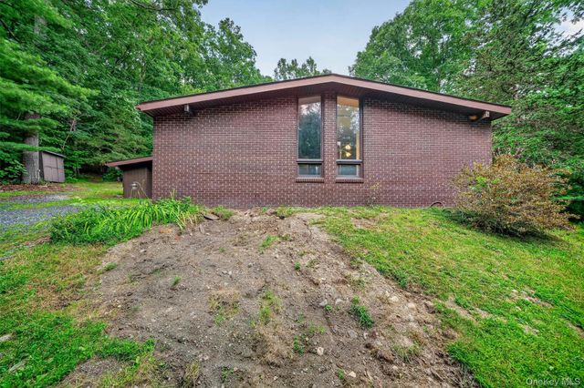 368 Old Dutch Hollow Road, Greenwood Lake, NY 10925