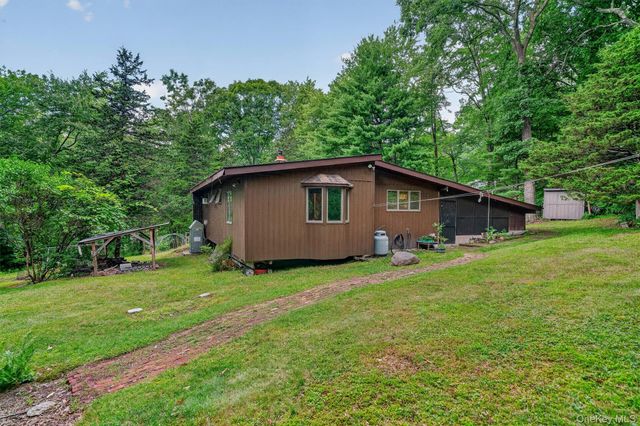 368 Old Dutch Hollow Road, Greenwood Lake, NY 10925
