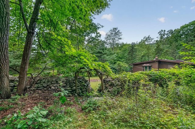 368 Old Dutch Hollow Road, Greenwood Lake, NY 10925