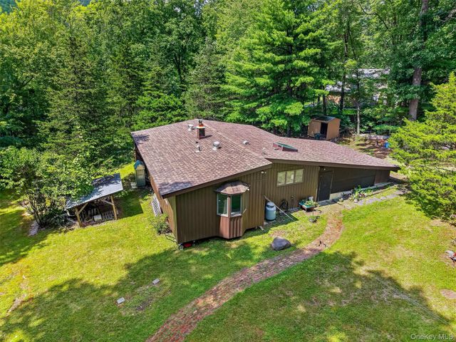 368 Old Dutch Hollow Road, Greenwood Lake, NY 10925
