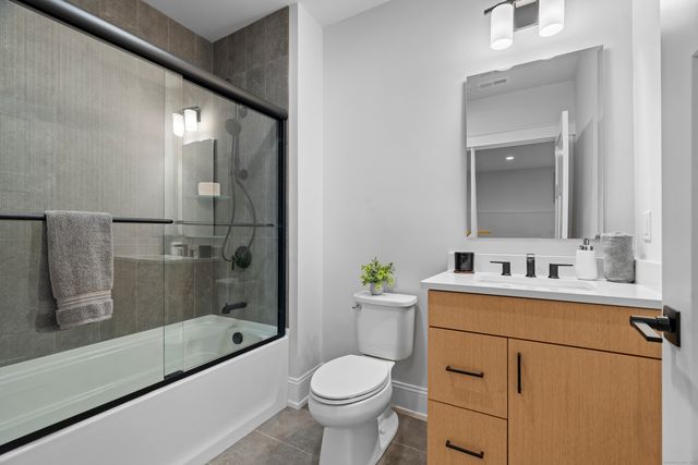 81 Shea Circle 81, Cheshire, CT 06410