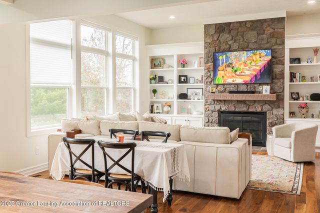 16975 Pine Hollow Drive, East Lansing, MI 48823