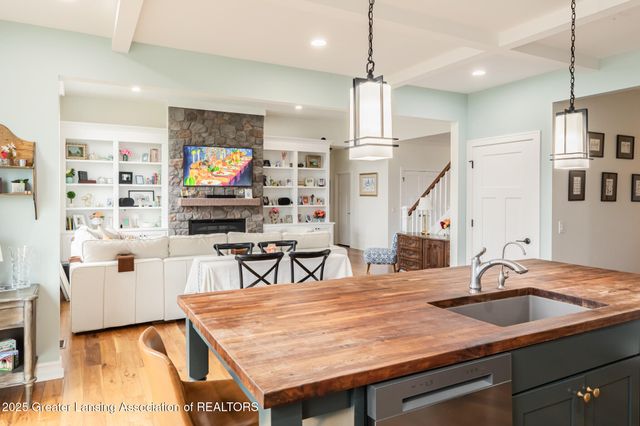 16975 Pine Hollow Drive, East Lansing, MI 48823