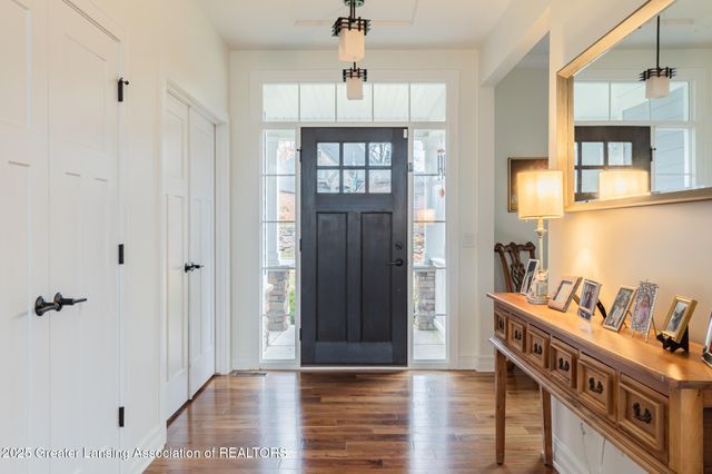 16975 Pine Hollow Drive, East Lansing, MI 48823