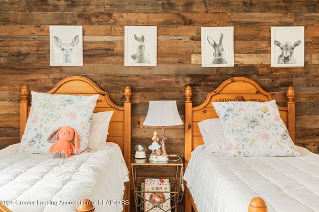 16975 Pine Hollow Drive, East Lansing, MI 48823