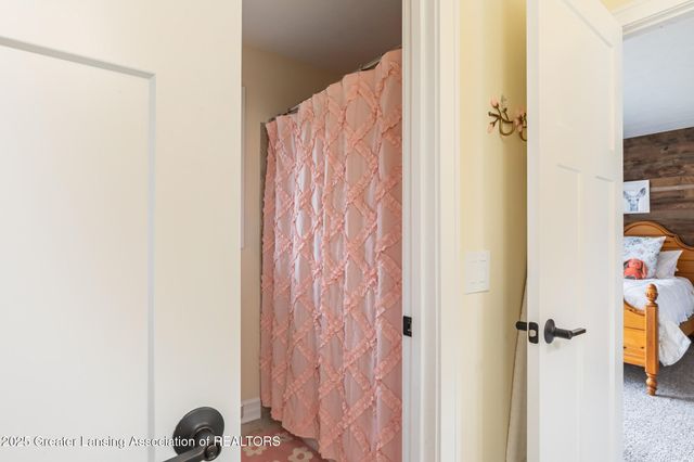 16975 Pine Hollow Drive, East Lansing, MI 48823