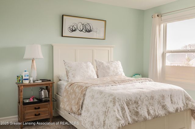 16975 Pine Hollow Drive, East Lansing, MI 48823