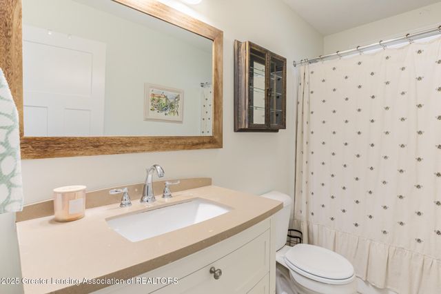 16975 Pine Hollow Drive, East Lansing, MI 48823