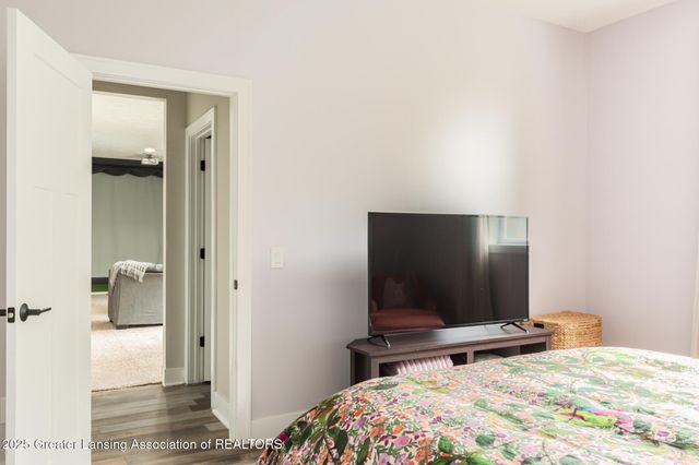 16975 Pine Hollow Drive, East Lansing, MI 48823