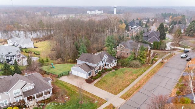 16975 Pine Hollow Drive, East Lansing, MI 48823