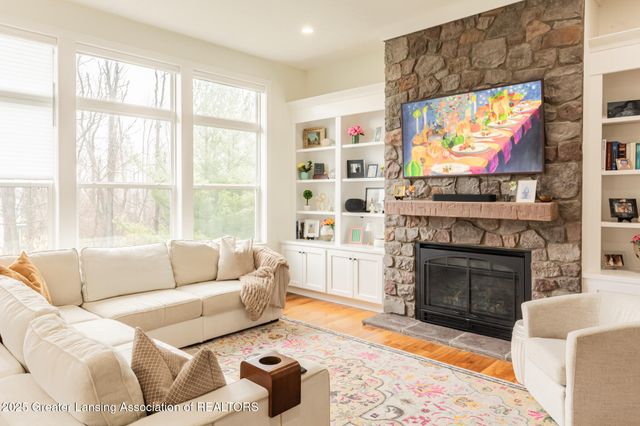 16975 Pine Hollow Drive, East Lansing, MI 48823