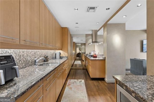 145 15th Street NE 824, Atlanta, GA 30309