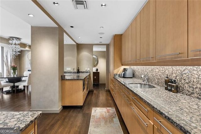 145 15th Street NE 824, Atlanta, GA 30309