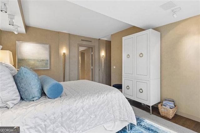 145 15th Street NE 824, Atlanta, GA 30309