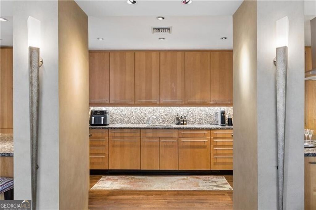 145 15th Street NE 824, Atlanta, GA 30309