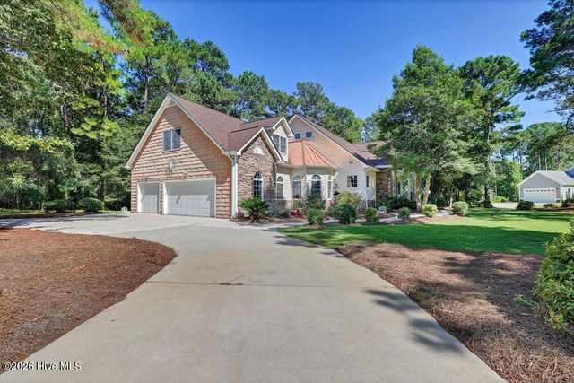 107 S Grist Mill Road, Hampstead, NC 28443
