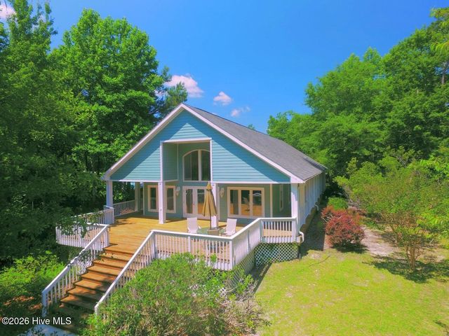 107 S Grist Mill Road, Hampstead, NC 28443