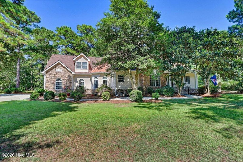 107 S Grist Mill Road, Hampstead, NC 28443