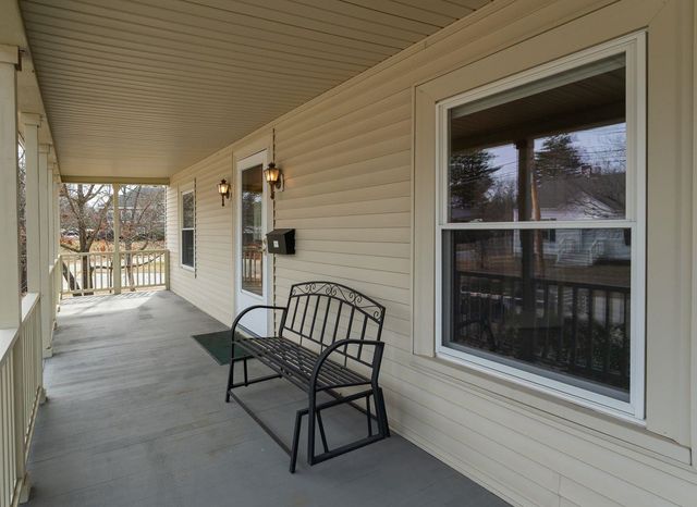 7 1St Street, Hudson, NH 03051