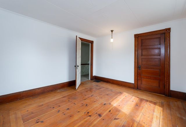 7 1St Street, Hudson, NH 03051