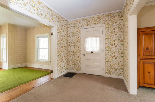 7 1St Street, Hudson, NH 03051