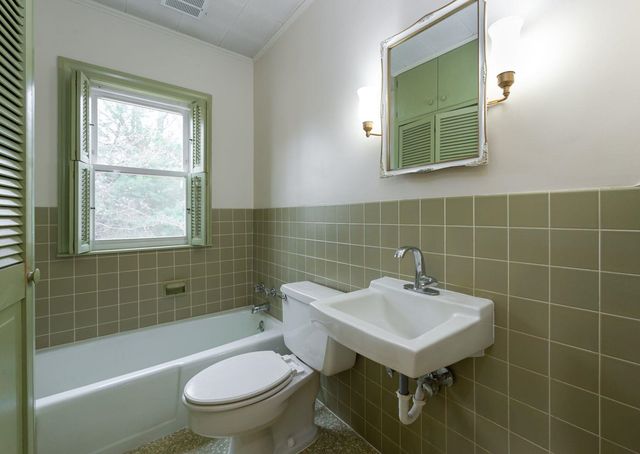 7 1St Street, Hudson, NH 03051