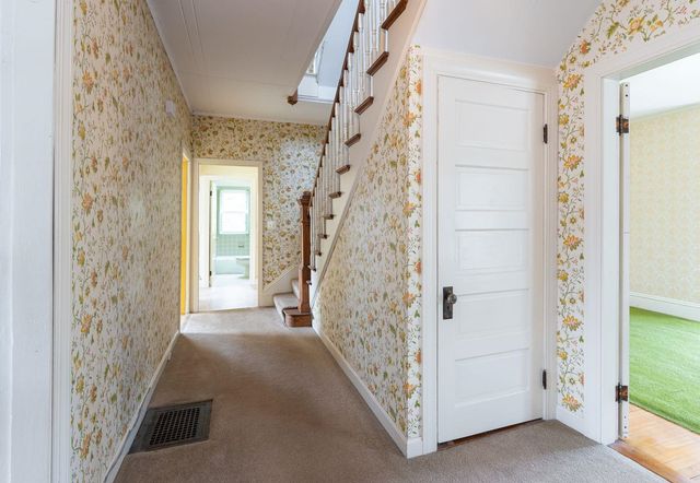 7 1St Street, Hudson, NH 03051