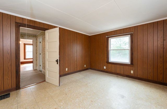 7 1St Street, Hudson, NH 03051