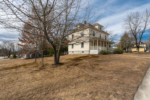 7 1St Street, Hudson, NH 03051