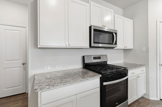 15750 Clove Spice Way, Von Ormy, TX 78073