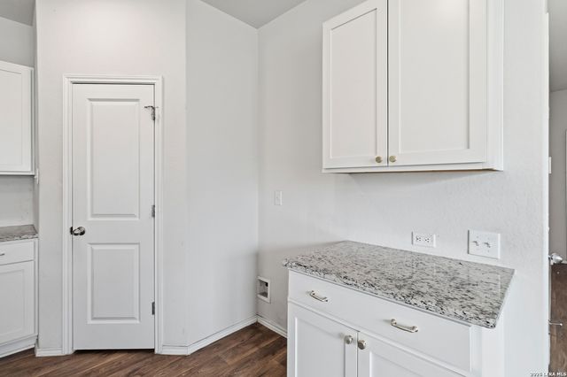 15750 Clove Spice Way, Von Ormy, TX 78073