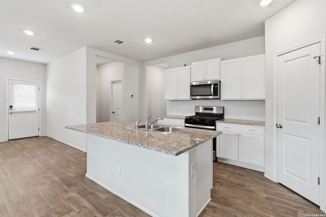15750 Clove Spice Way, Von Ormy, TX 78073