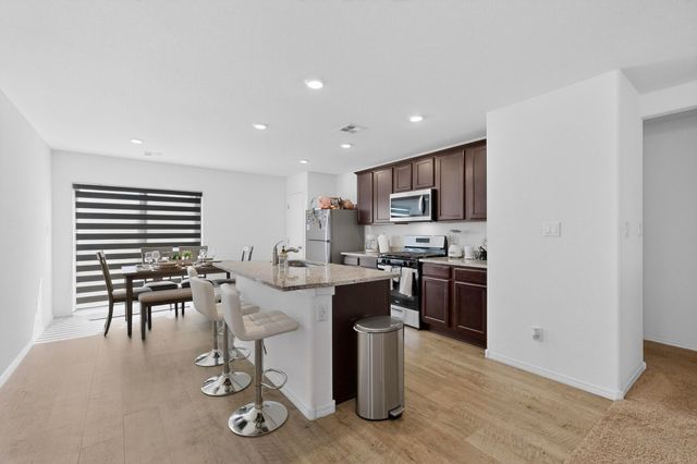 410 W Hicks Drive SW, Los Lunas, NM 87031