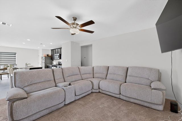 410 W Hicks Drive SW, Los Lunas, NM 87031