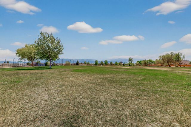 410 W Hicks Drive SW, Los Lunas, NM 87031
