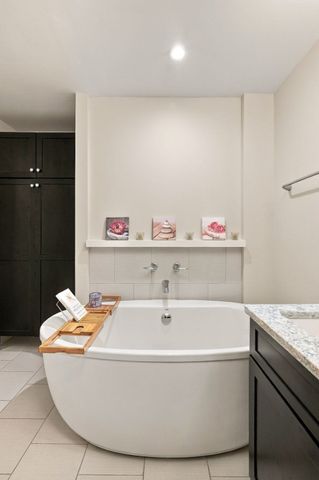201 Elliott St 407, Beverly, MA 01915