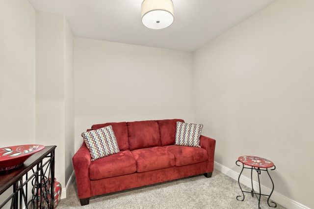 201 Elliott St 407, Beverly, MA 01915