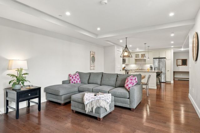 201 Elliott St 407, Beverly, MA 01915