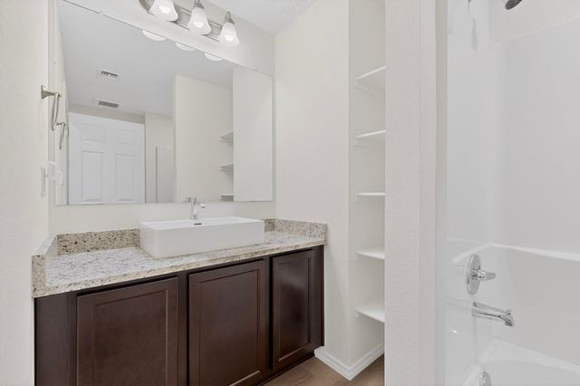 311 San Clemente Avenue NW, Albuquerque, NM 87107
