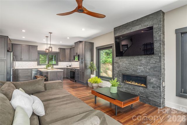28 & 30 Garren View Drive, Fairview, NC 28730